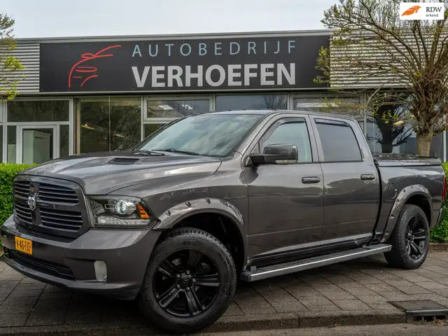 Dodge RAM 1500 5.7 V8 4x4 Crew Cab 5'7 Limited - STOEL / STU
