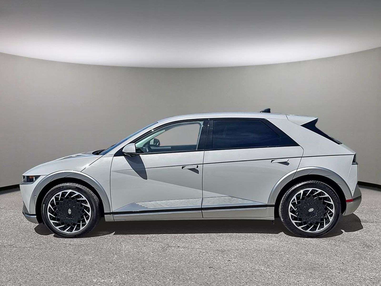 2023 Hyundai IONIQ 5 Preferred + AWD/LEATHER/GLASS ROOF/NAVI/REAR VIEW — снимка 1