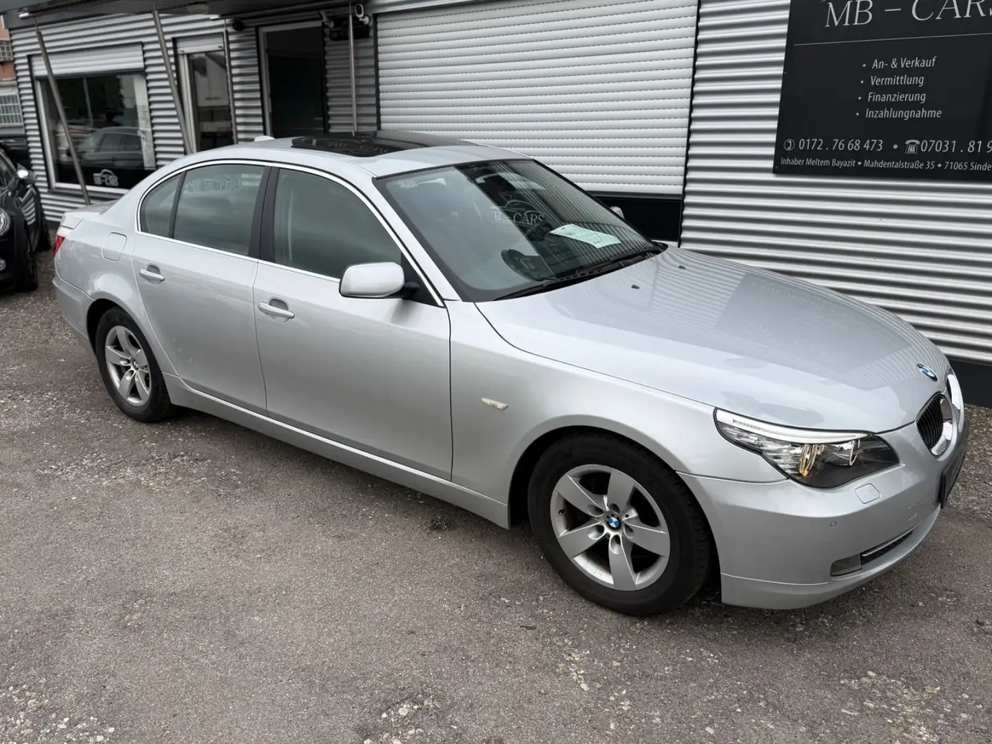 BMW 523 i*KLIMAANLAGE*XENON*LEDER*ALU*PDC*NAVI Silber - 1