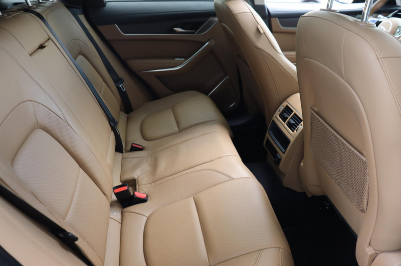 Jaguar F-Pace 2.0 P400e PHEV R-Dynamic S org.NL ,schuifdak stuur — photo 11
