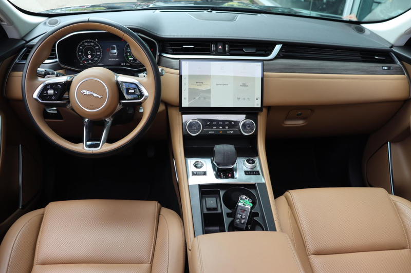 Jaguar F-Pace 2.0 P400e PHEV R-Dynamic S org.NL ,schuifdak stuur — photo 9