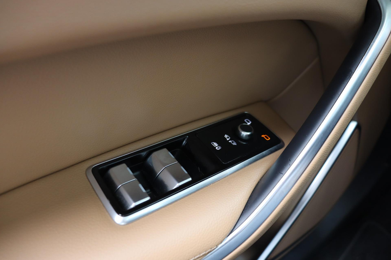 Jaguar F-Pace 2.0 P400e PHEV R-Dynamic S org.NL ,schuifdak stuur — photo 19
