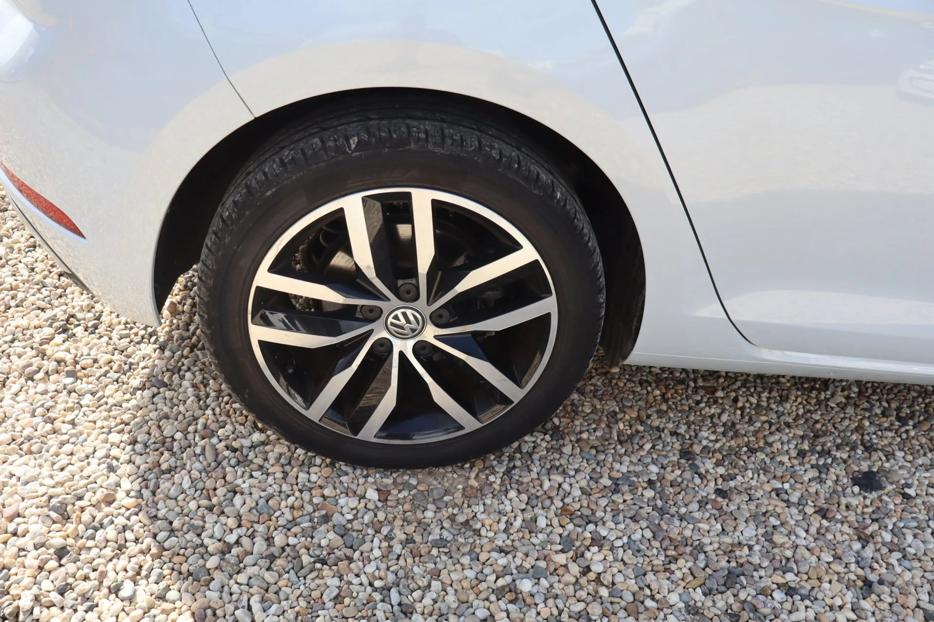 Volkswagen e-Golf E-Golf — photo 10