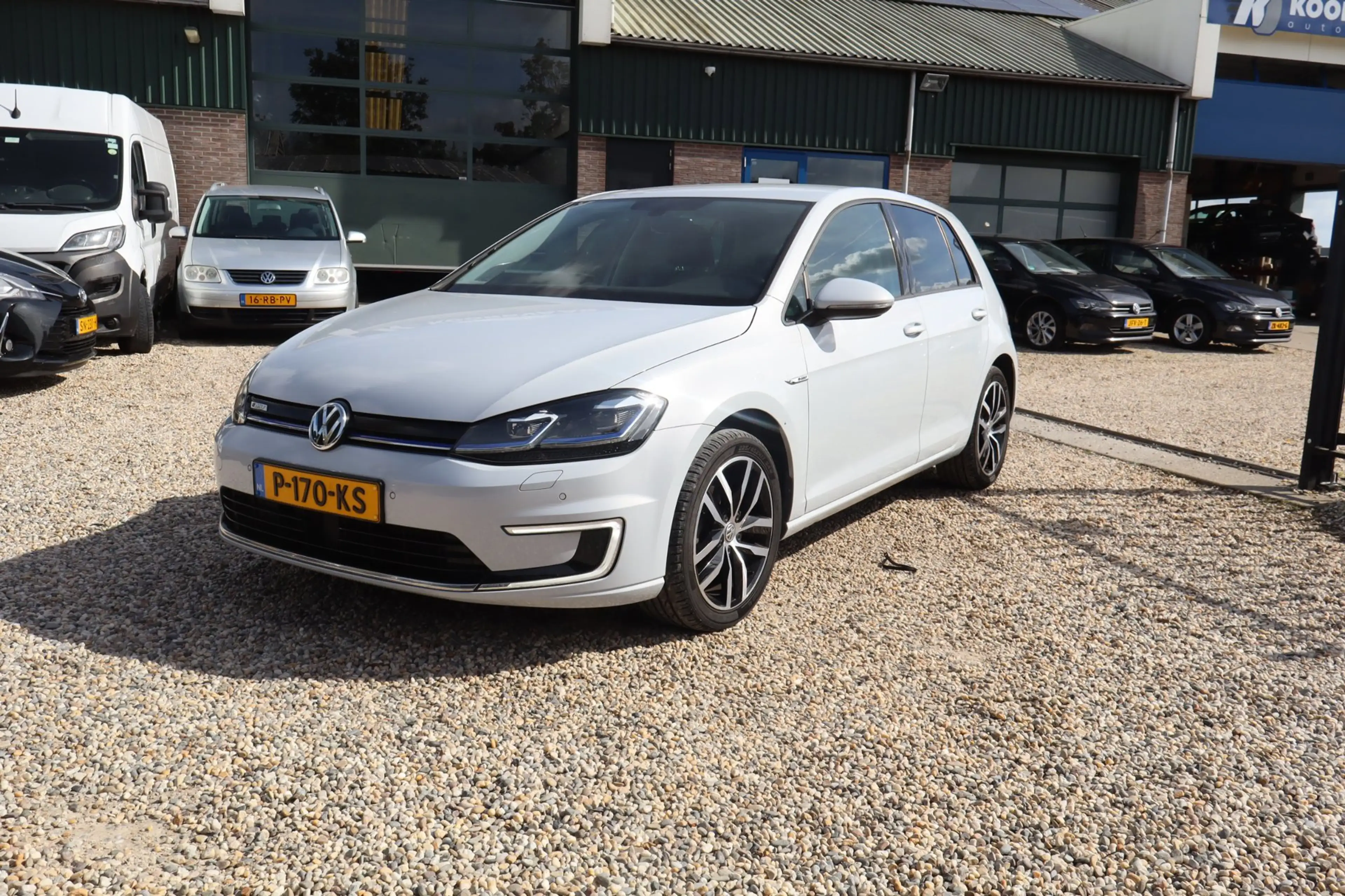 Volkswagen e-Golf E-Golf — photo 5