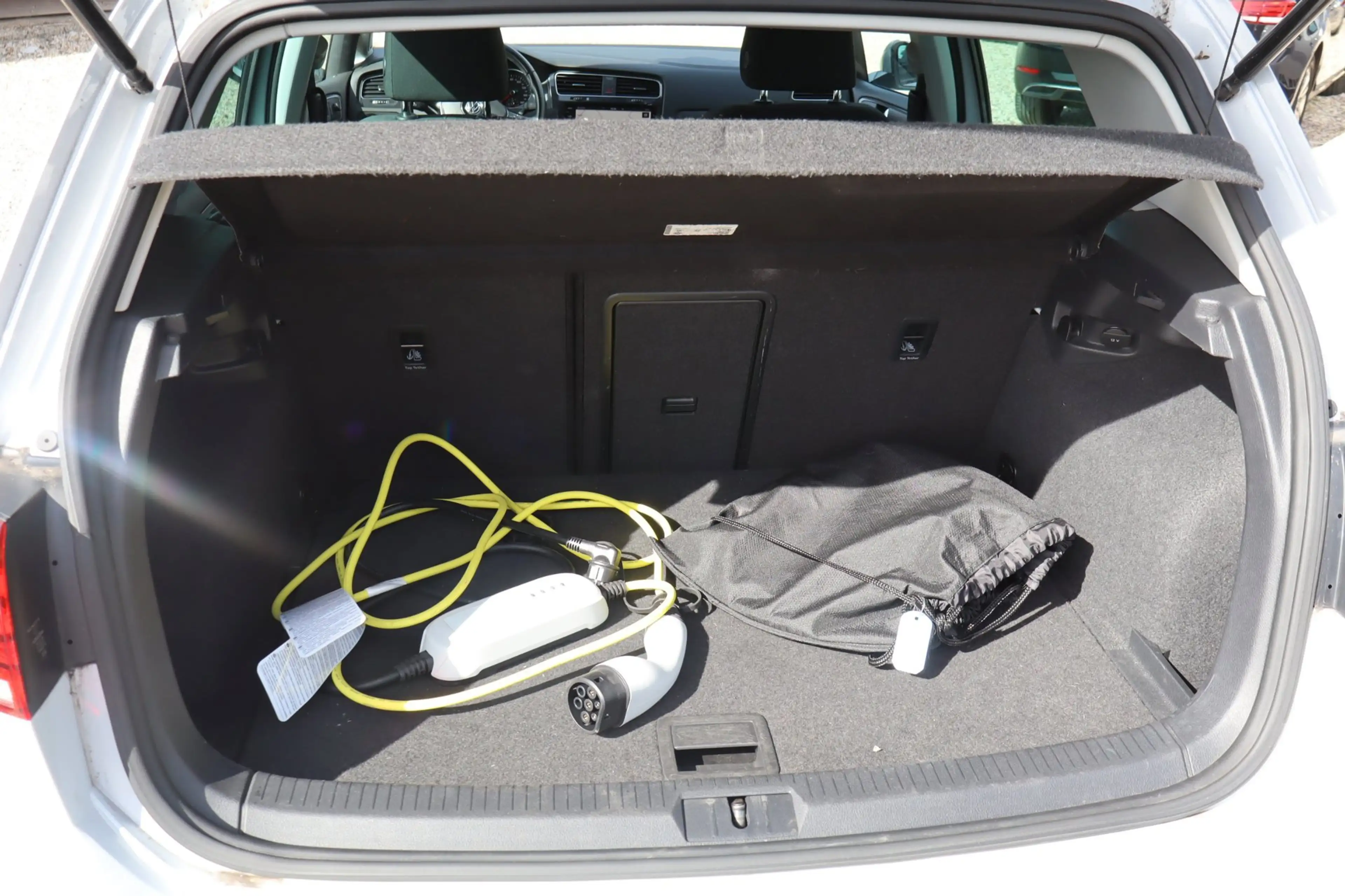 Volkswagen e-Golf E-Golf — photo 11