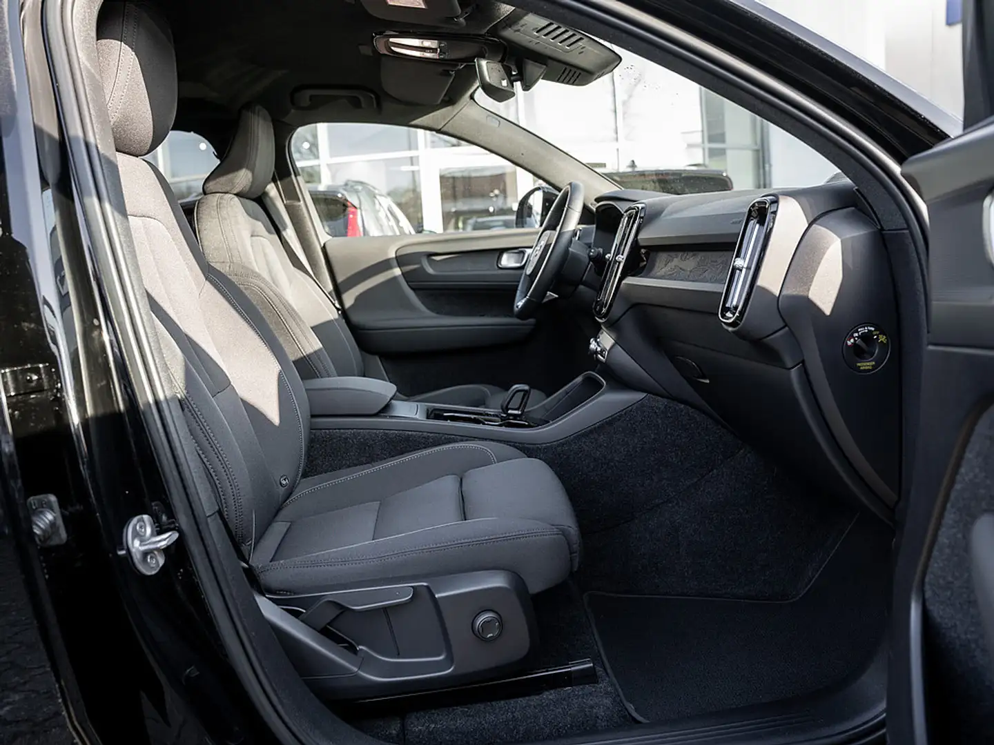 Volvo XC40 Recharge Core Schwarz - 2
