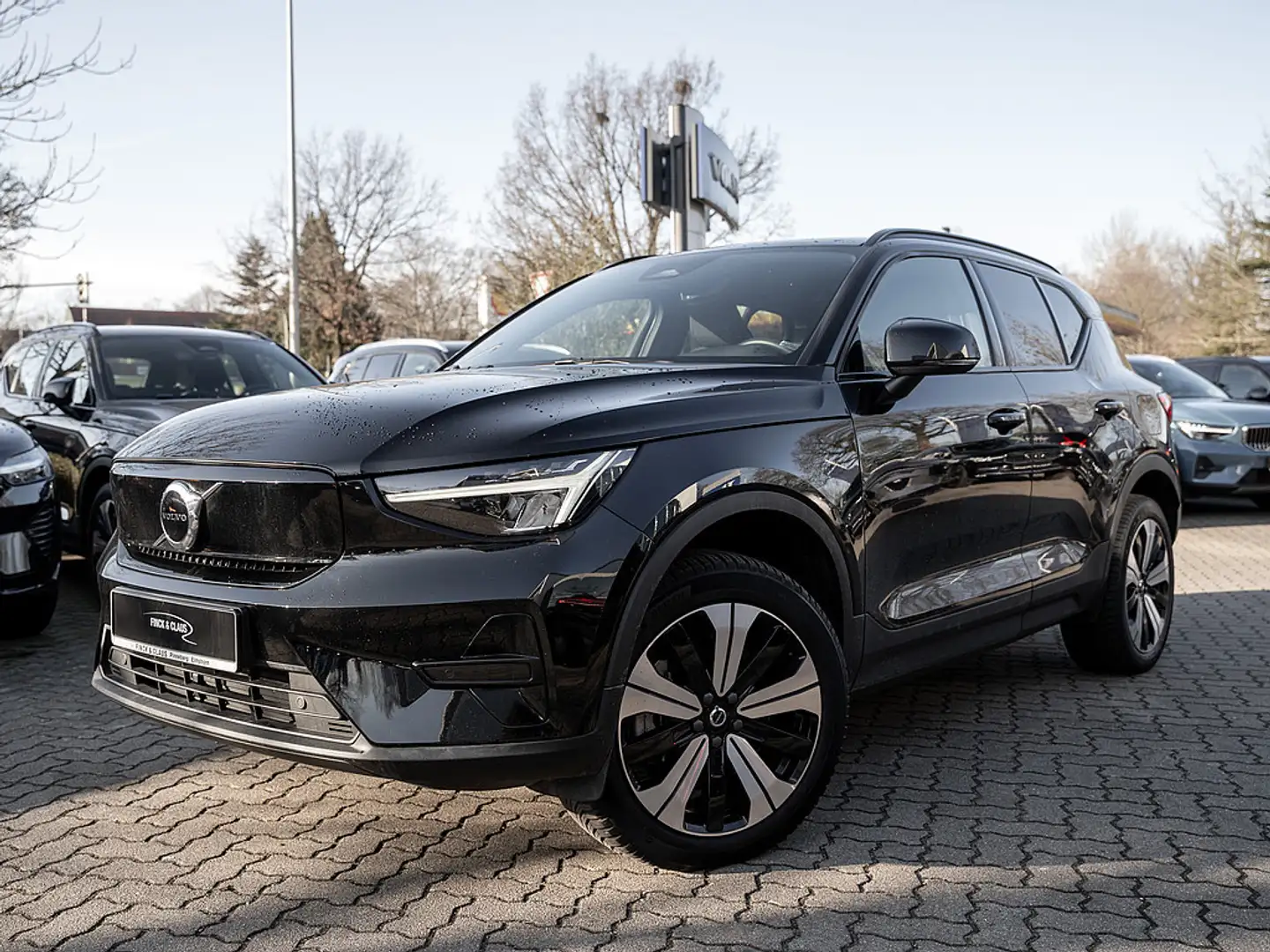 Volvo XC40 Recharge Core Schwarz - 1