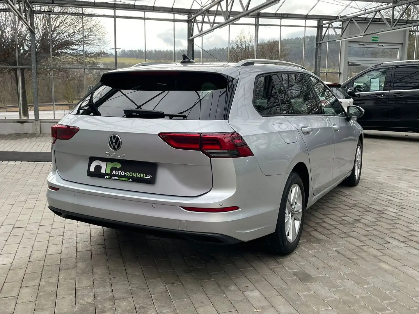 Volkswagen Golf VIII Var. TDI DSG Life LED Navi Virtual DAB Silber - 2