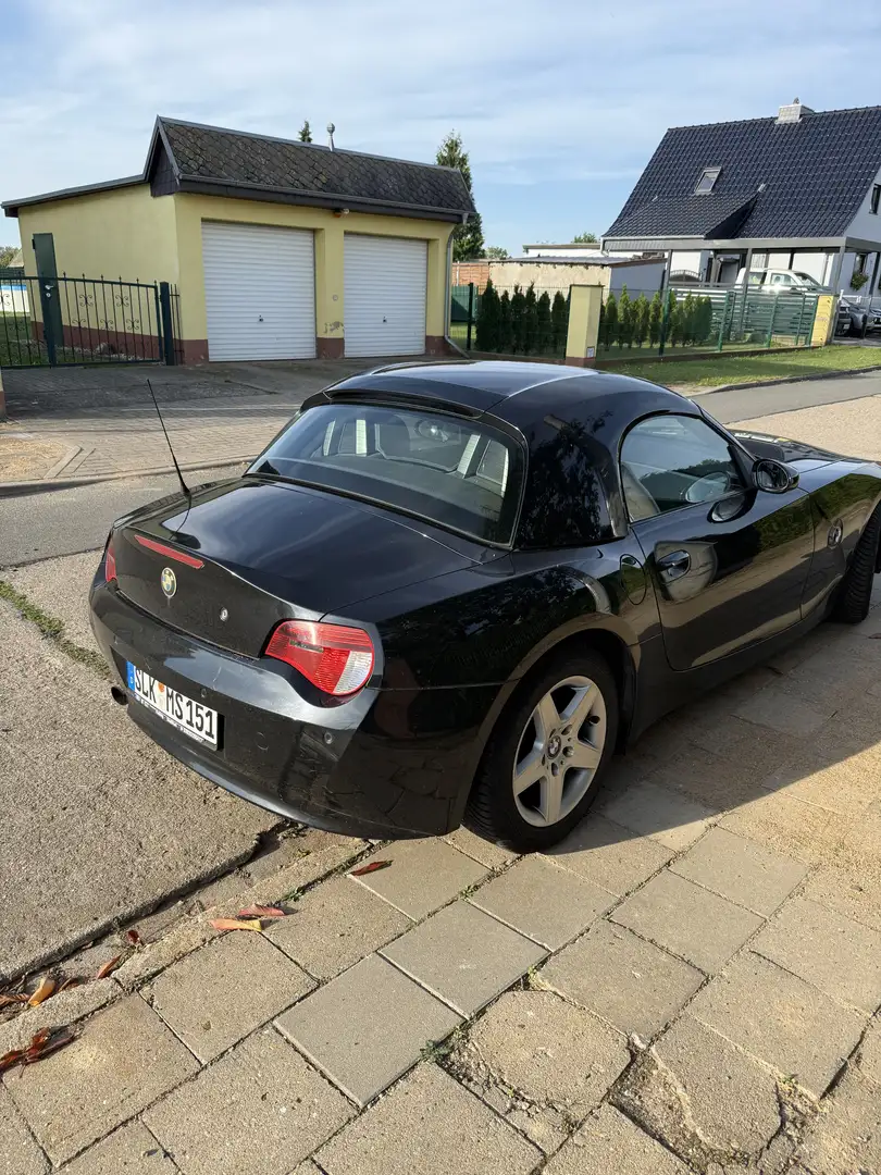 BMW Z4 2.0i Schwarz - 2