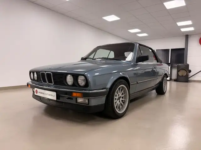 BMW 320 i(E30)  Cabrio*TOPZUSTAND*VERDECK NEU*