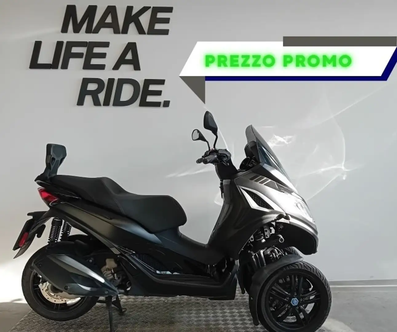 Piaggio MP3 300 HPE Nero - 1