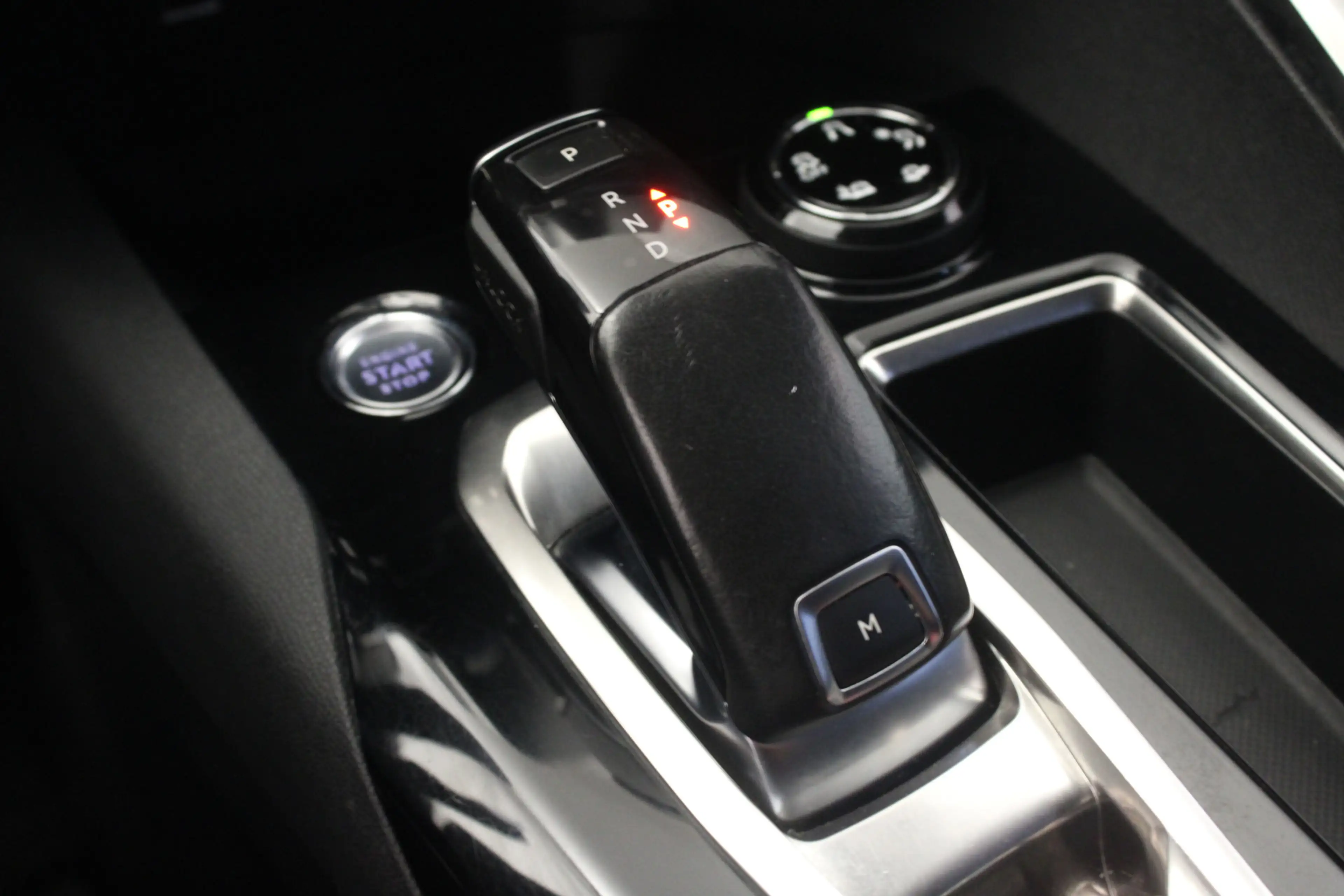 Peugeot 5008 1.2 PureTech Allure — photo 17