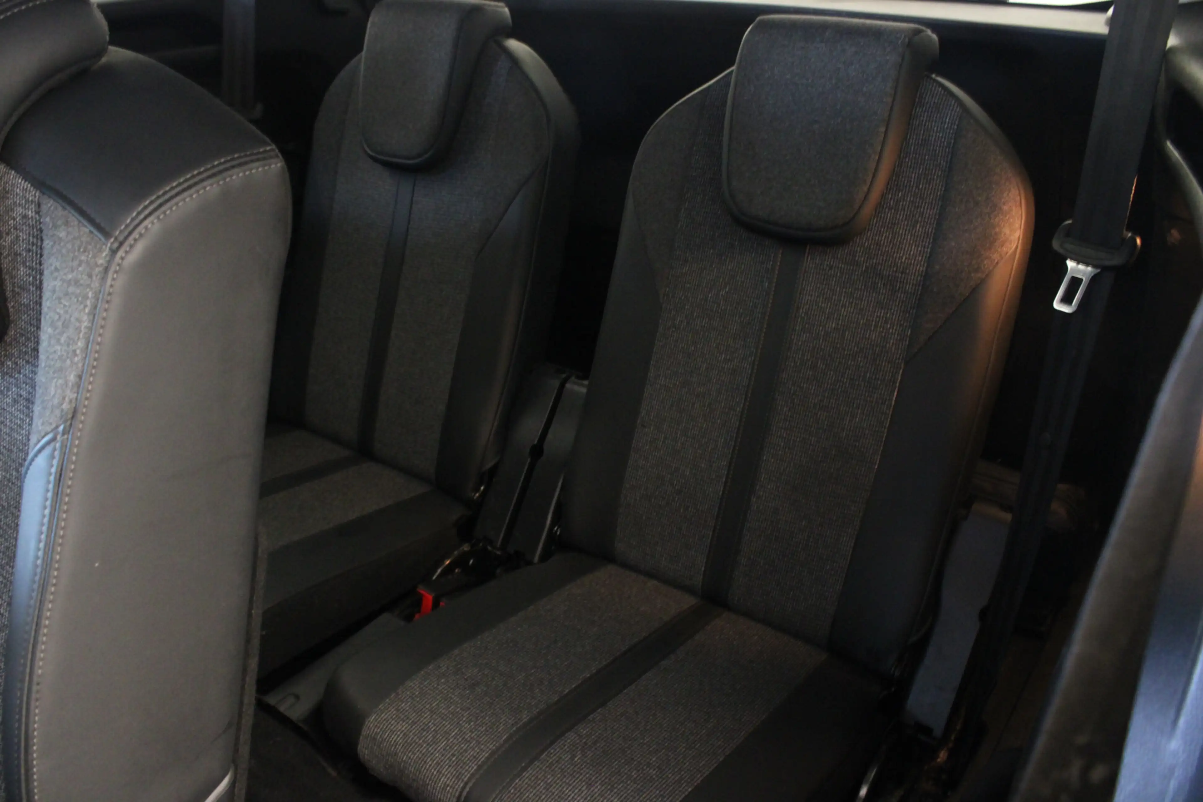 Peugeot 5008 1.2 PureTech Allure — photo 16