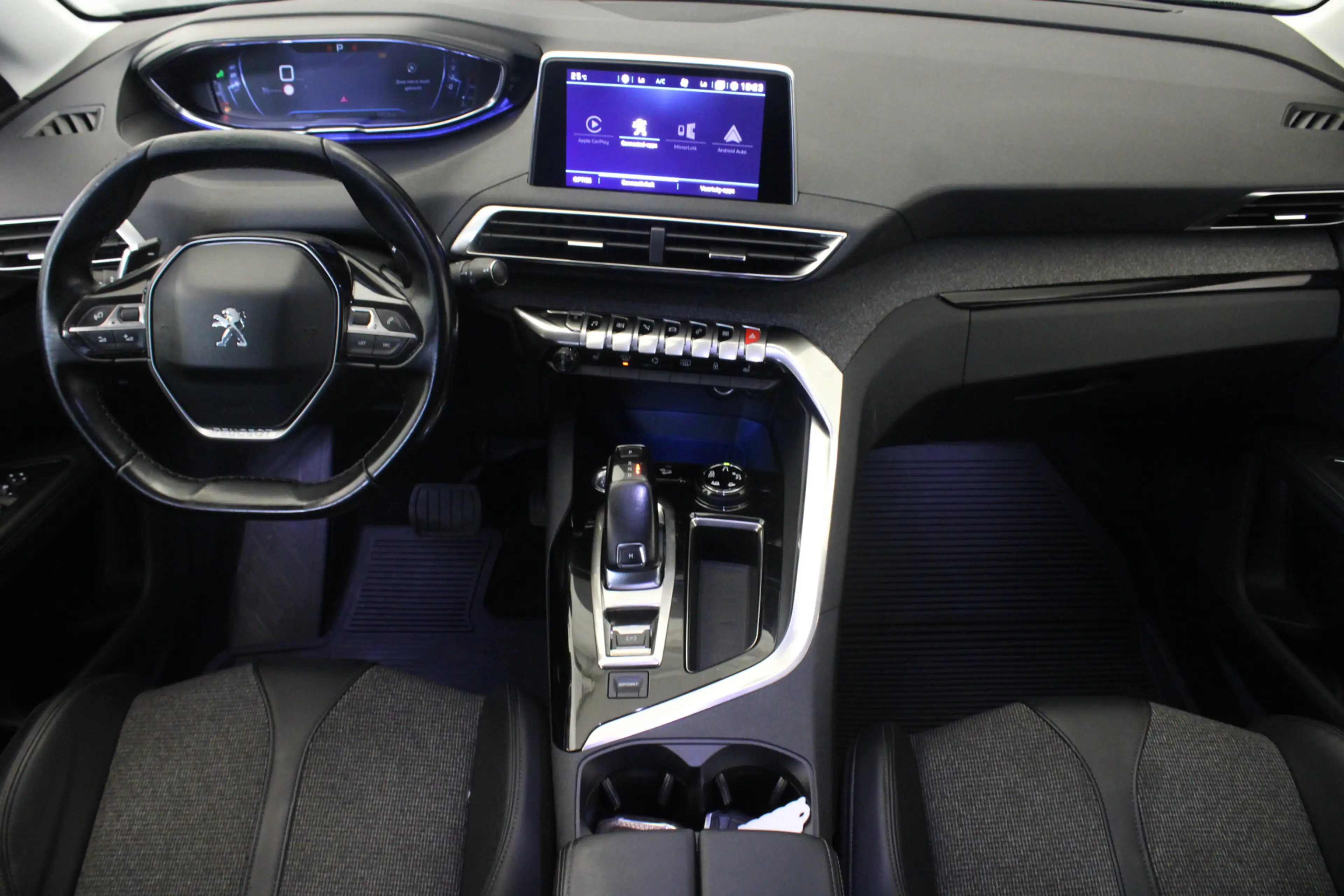 Peugeot 5008 1.2 PureTech Allure — photo 11