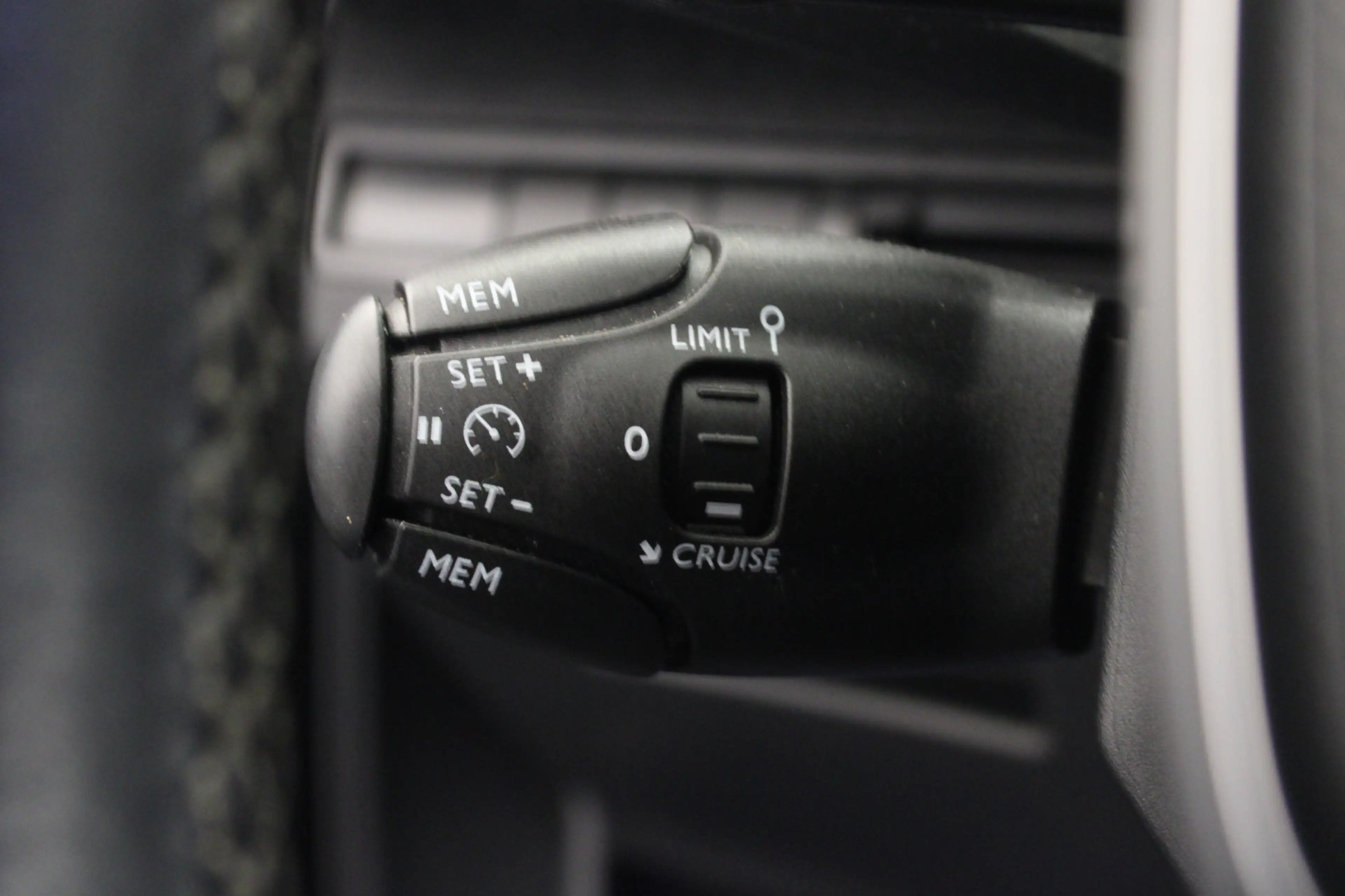 Peugeot 5008 1.2 PureTech Allure — photo 19