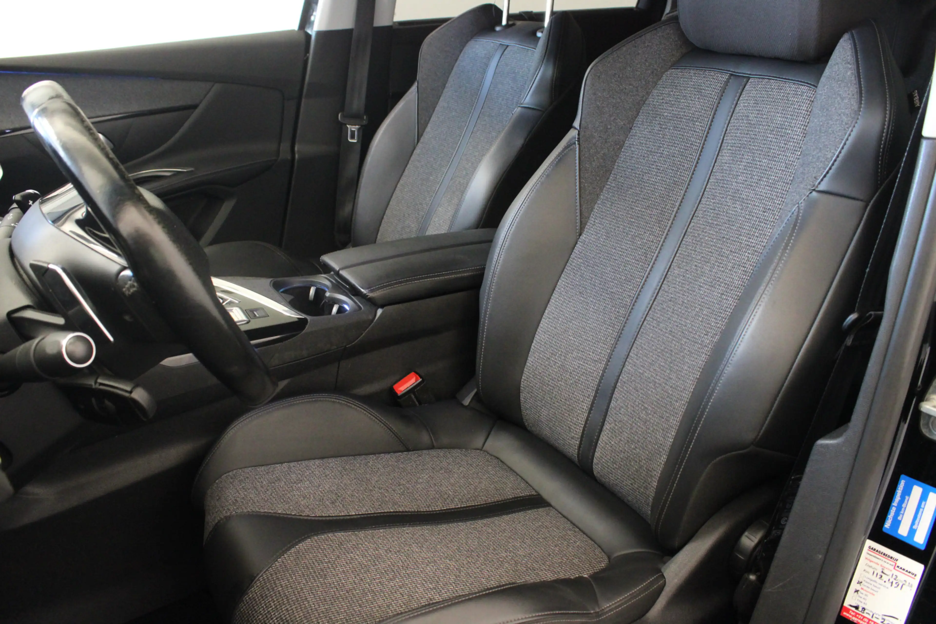 Peugeot 5008 1.2 PureTech Allure — photo 14