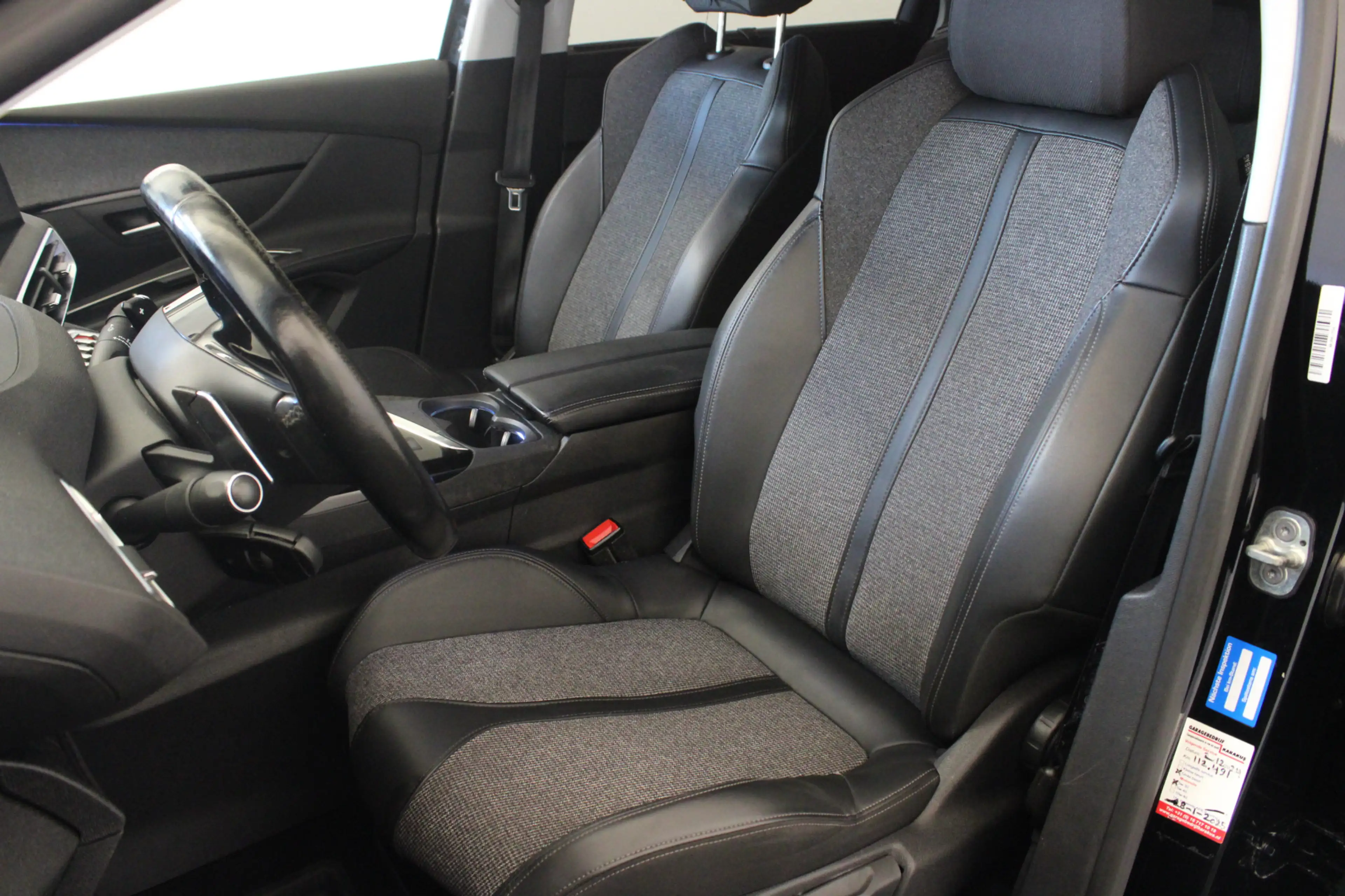 Peugeot 5008 1.2 PureTech Allure — photo 13