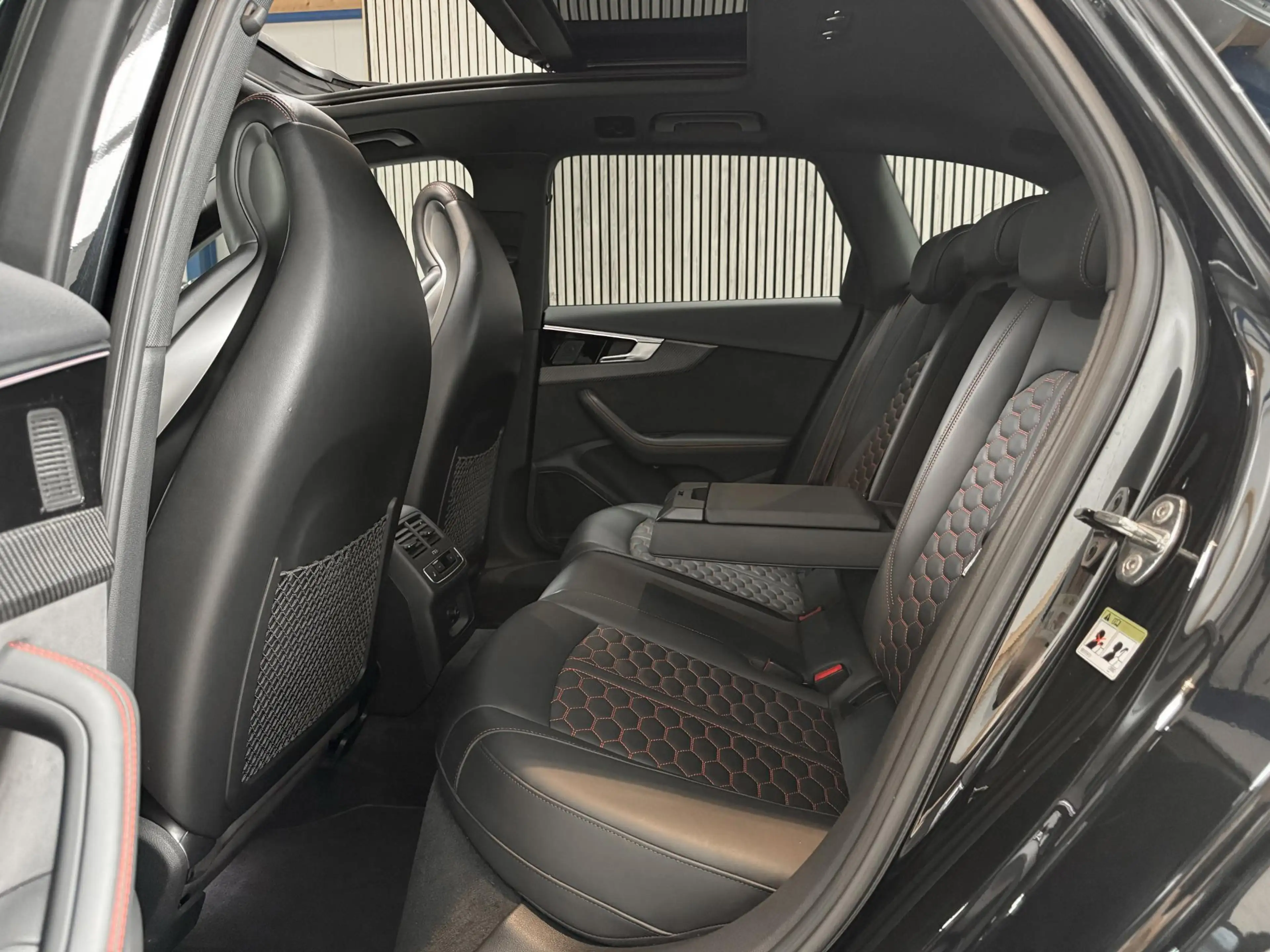 Audi RS4 Avant 2.9 TFSI Quattro - KERAMISCHE REMMEN - CARBO — photo 4