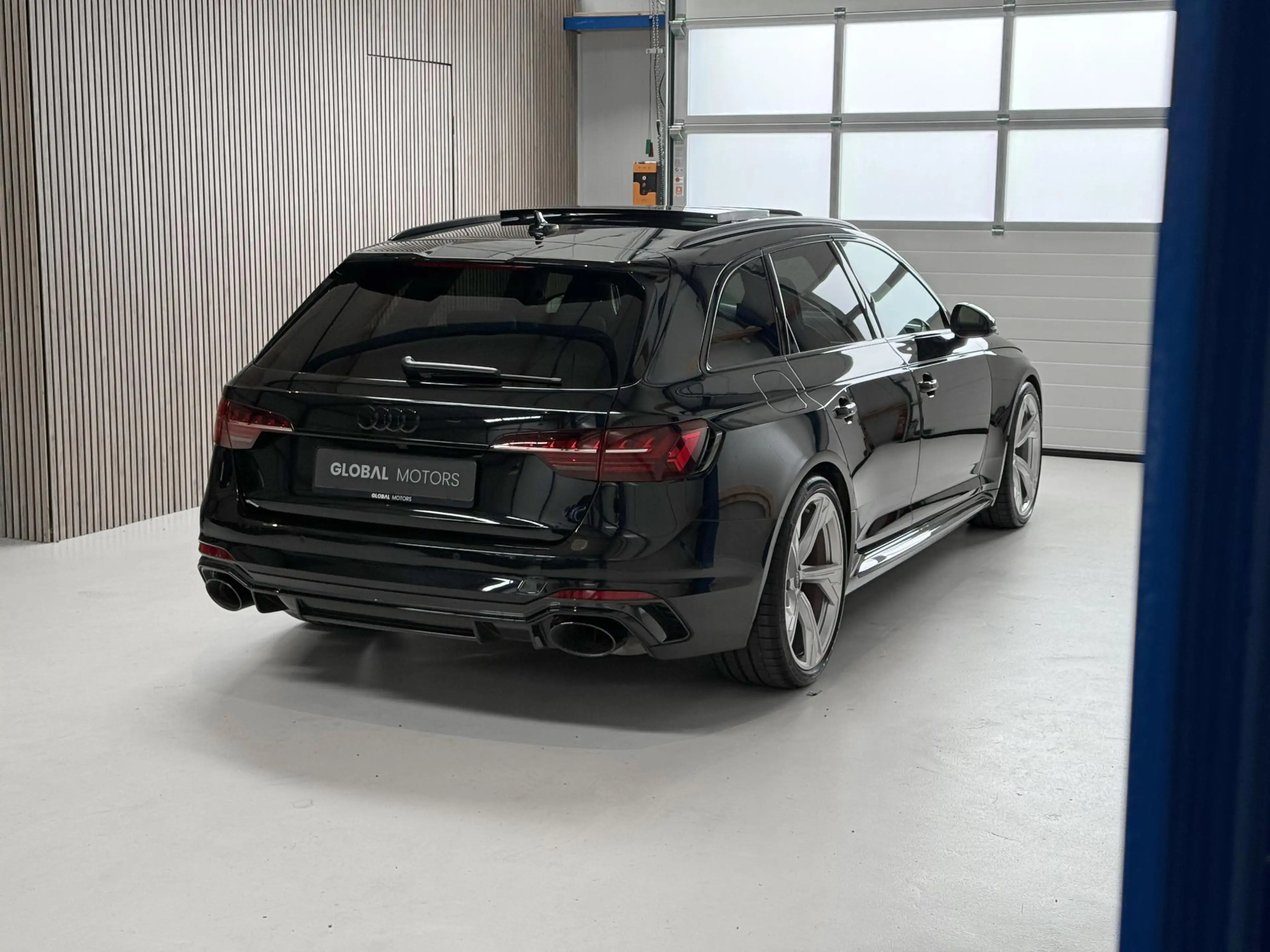 Audi RS4 Avant 2.9 TFSI Quattro - KERAMISCHE REMMEN - CARBO — photo 47