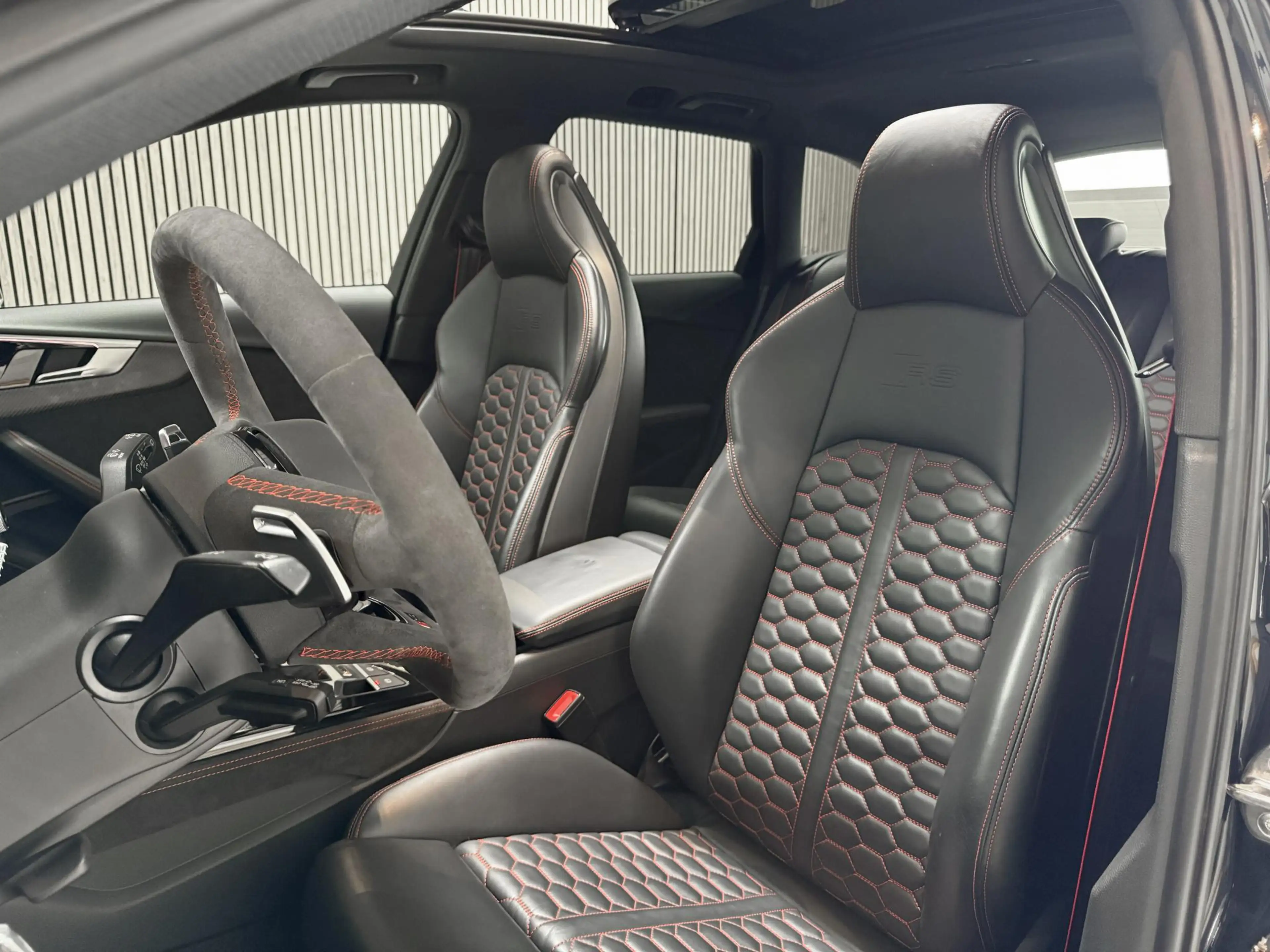 Audi RS4 Avant 2.9 TFSI Quattro - KERAMISCHE REMMEN - CARBO — photo 27