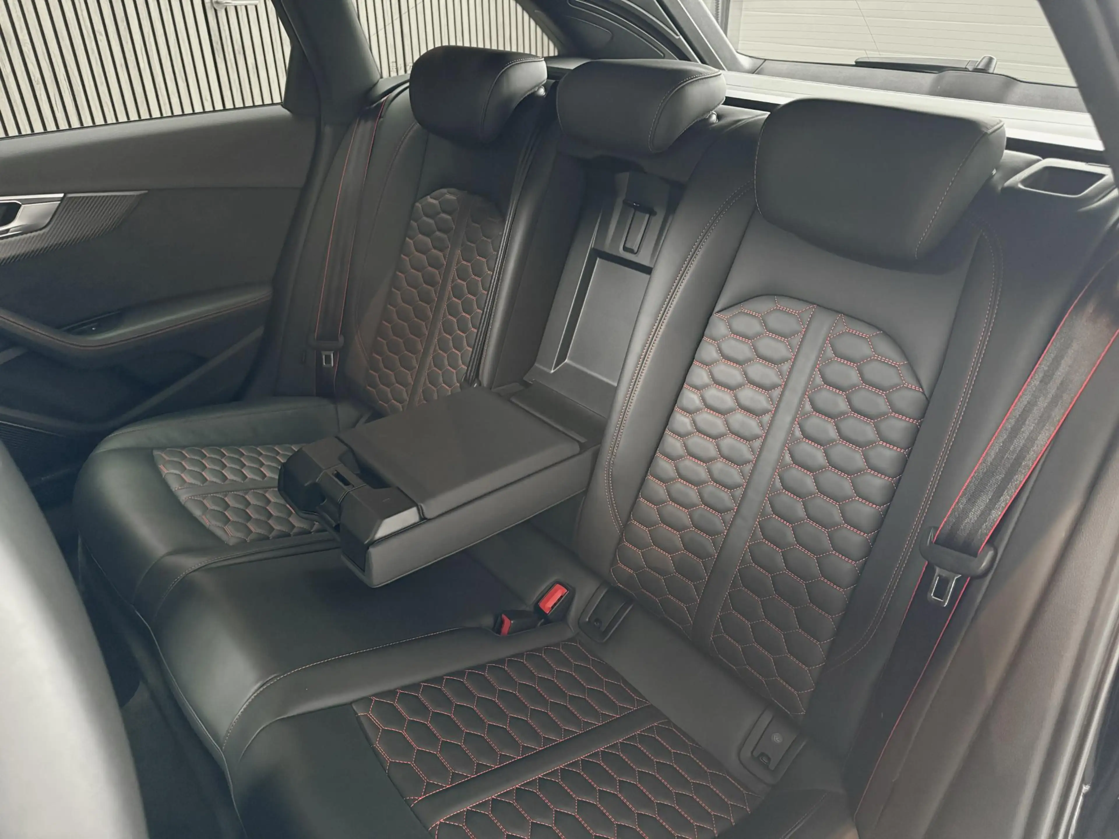 Audi RS4 Avant 2.9 TFSI Quattro - KERAMISCHE REMMEN - CARBO — photo 28