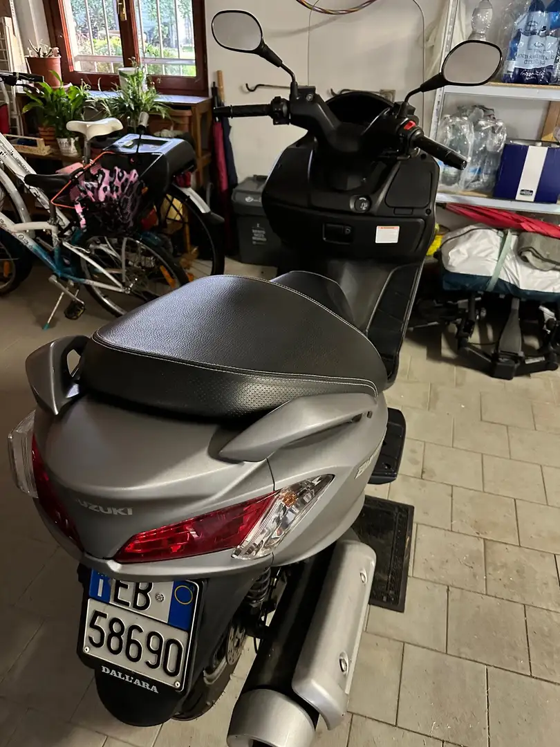 Suzuki Burgman 200 Grigio - 2