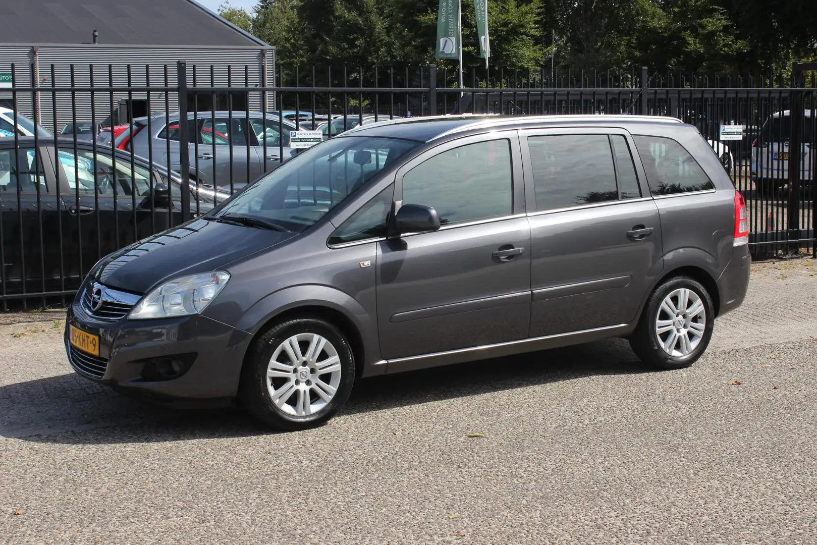 Opel Zafira 1.8 Cosmo, Airco/ECC! Opel Zafira 1.8 Cosmo Gris - 1