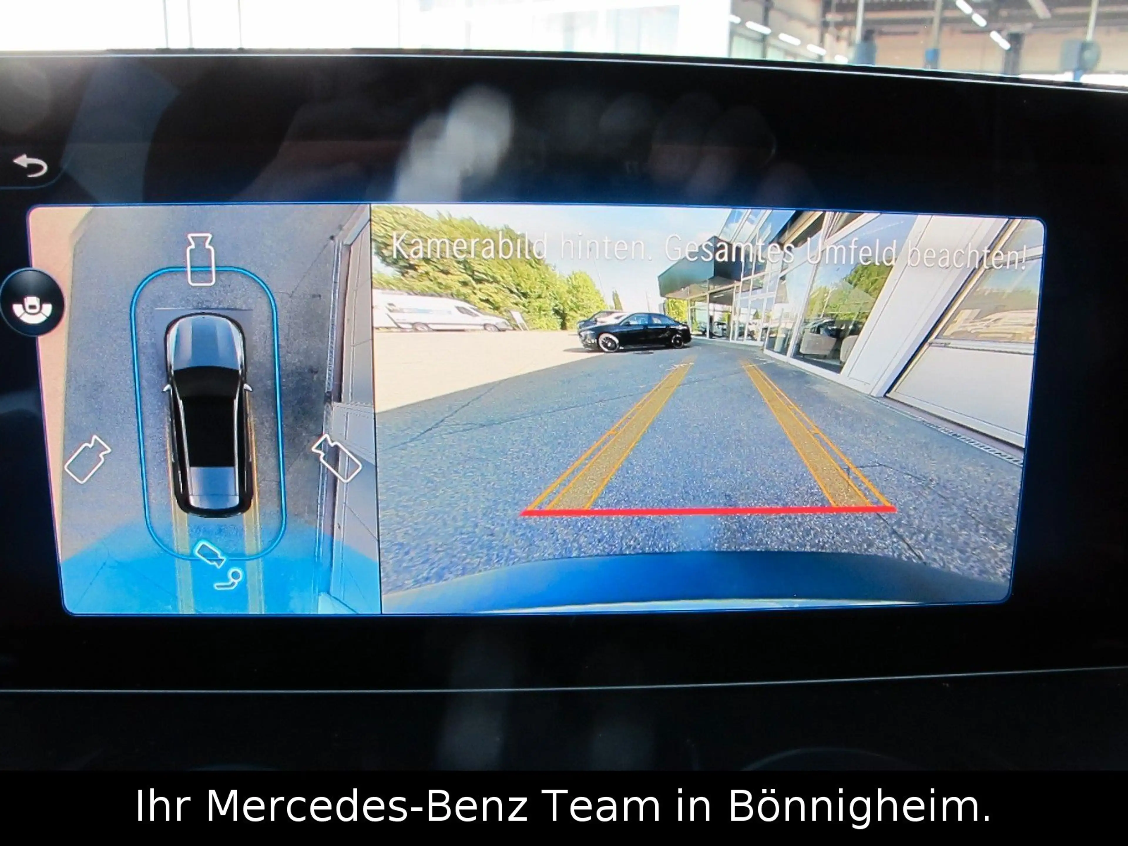 Mercedes-Benz EQB 300 4M AMG / AHV / 360° / DISTRONIC / Night — photo 11