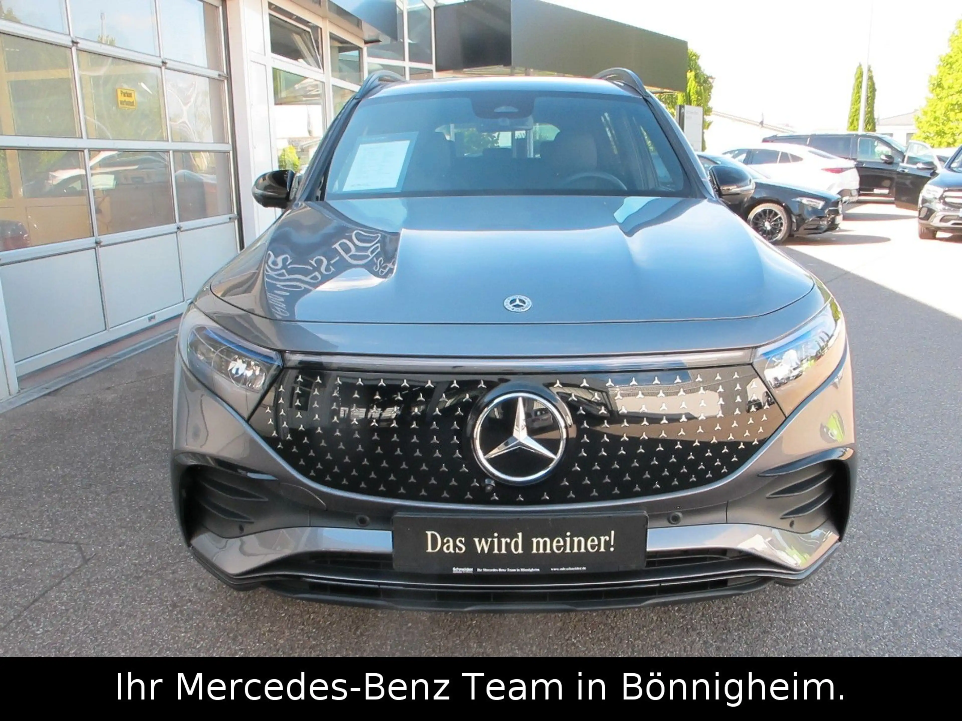Mercedes-Benz EQB 300 4M AMG / AHV / 360° / DISTRONIC / Night — photo 5