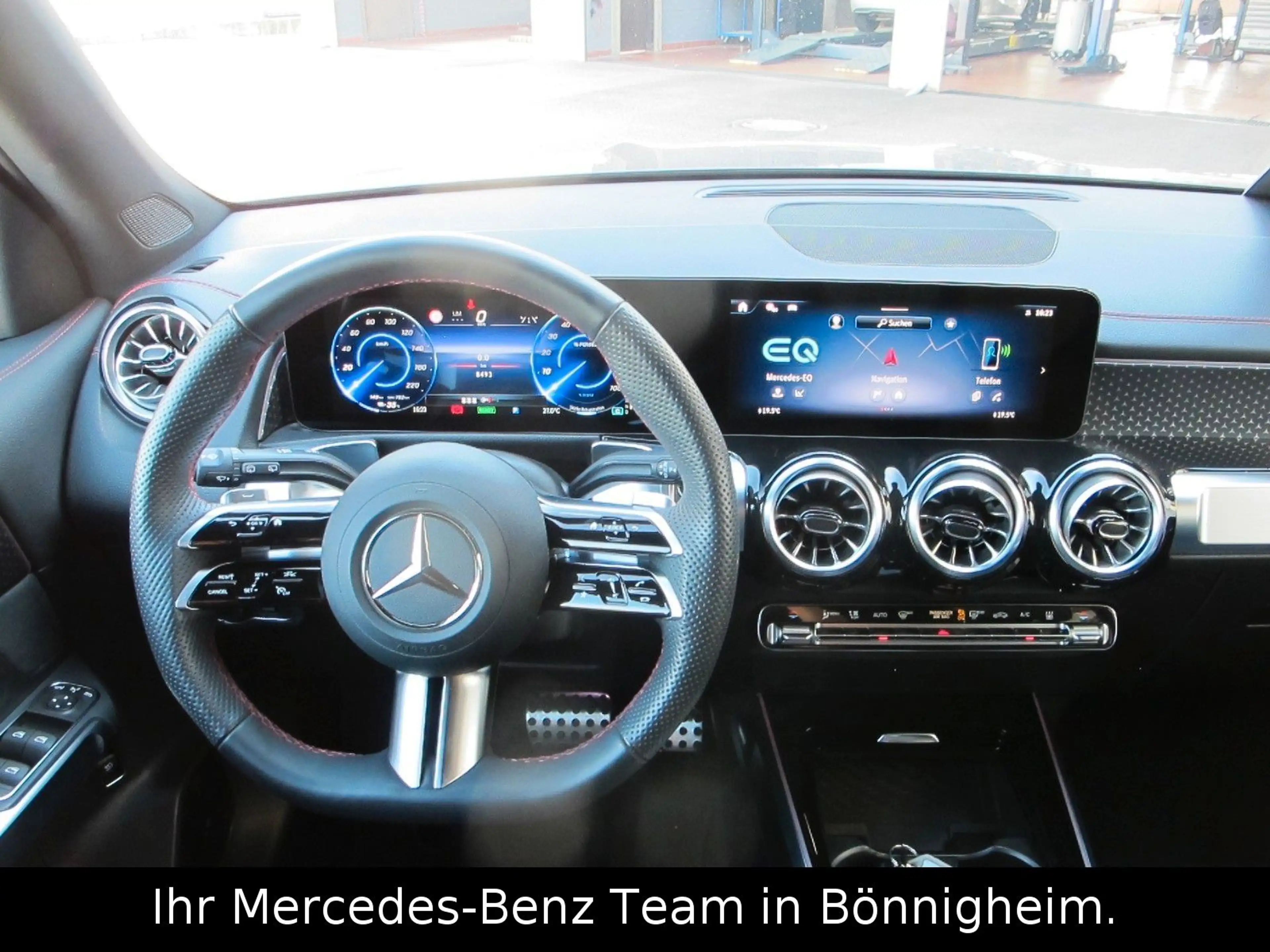 Mercedes-Benz EQB 300 4M AMG / AHV / 360° / DISTRONIC / Night — photo 8