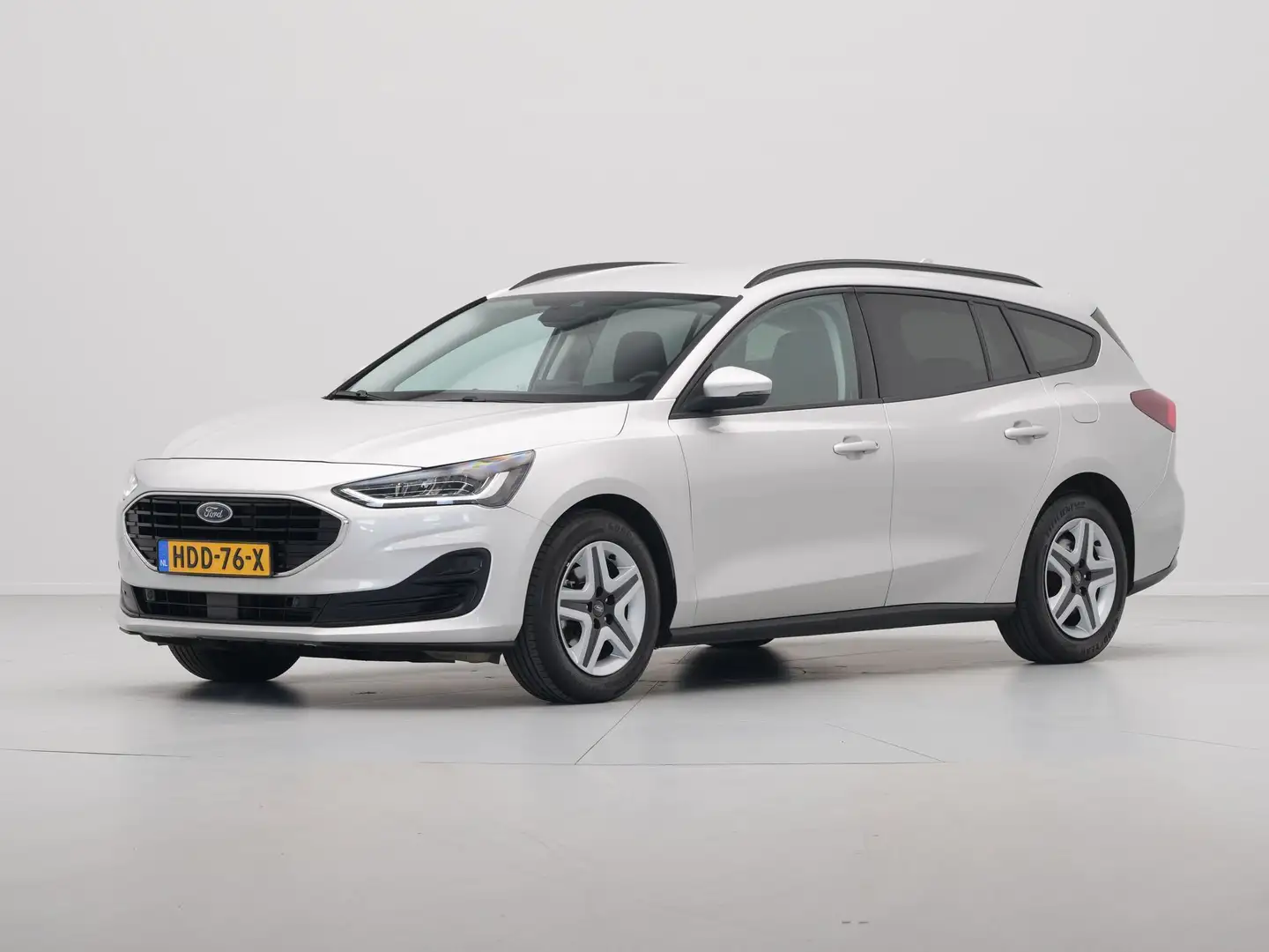 Ford Focus Wagon 1.0 EcoBoost Hybrid Connected Winterpakket N Grau - 2