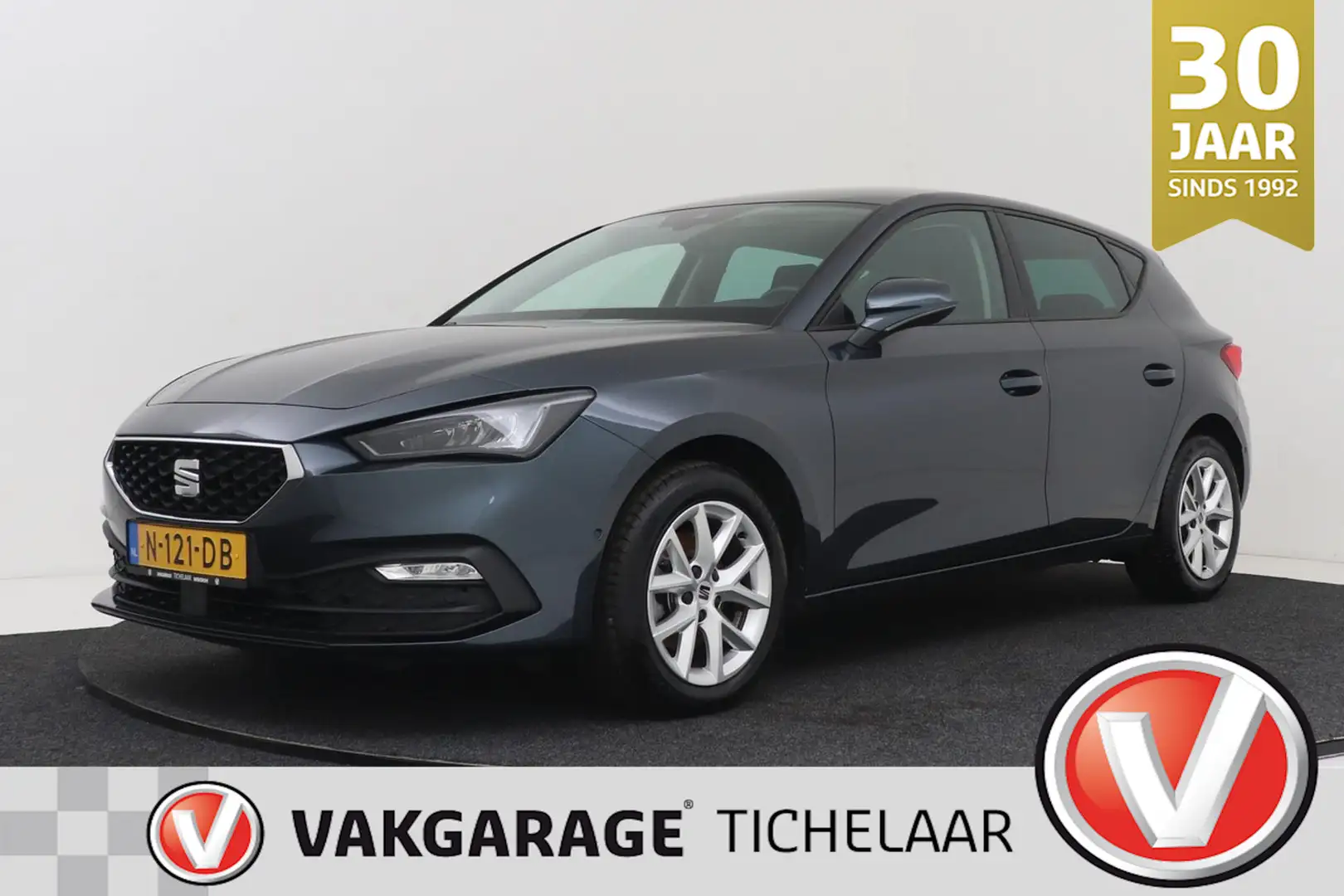 SEAT Leon 1.0 TSI Style Business Intense | Uitklap Trekhaak Grijs - 1