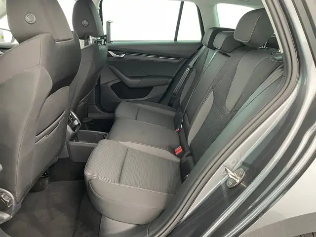 Skoda Octavia view 12