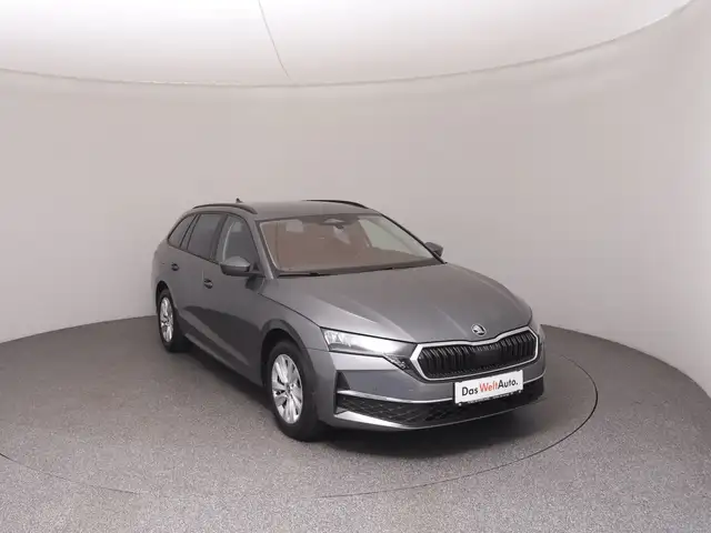 Skoda Octavia view 2