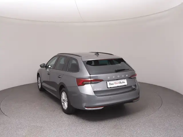 Skoda Octavia view 5