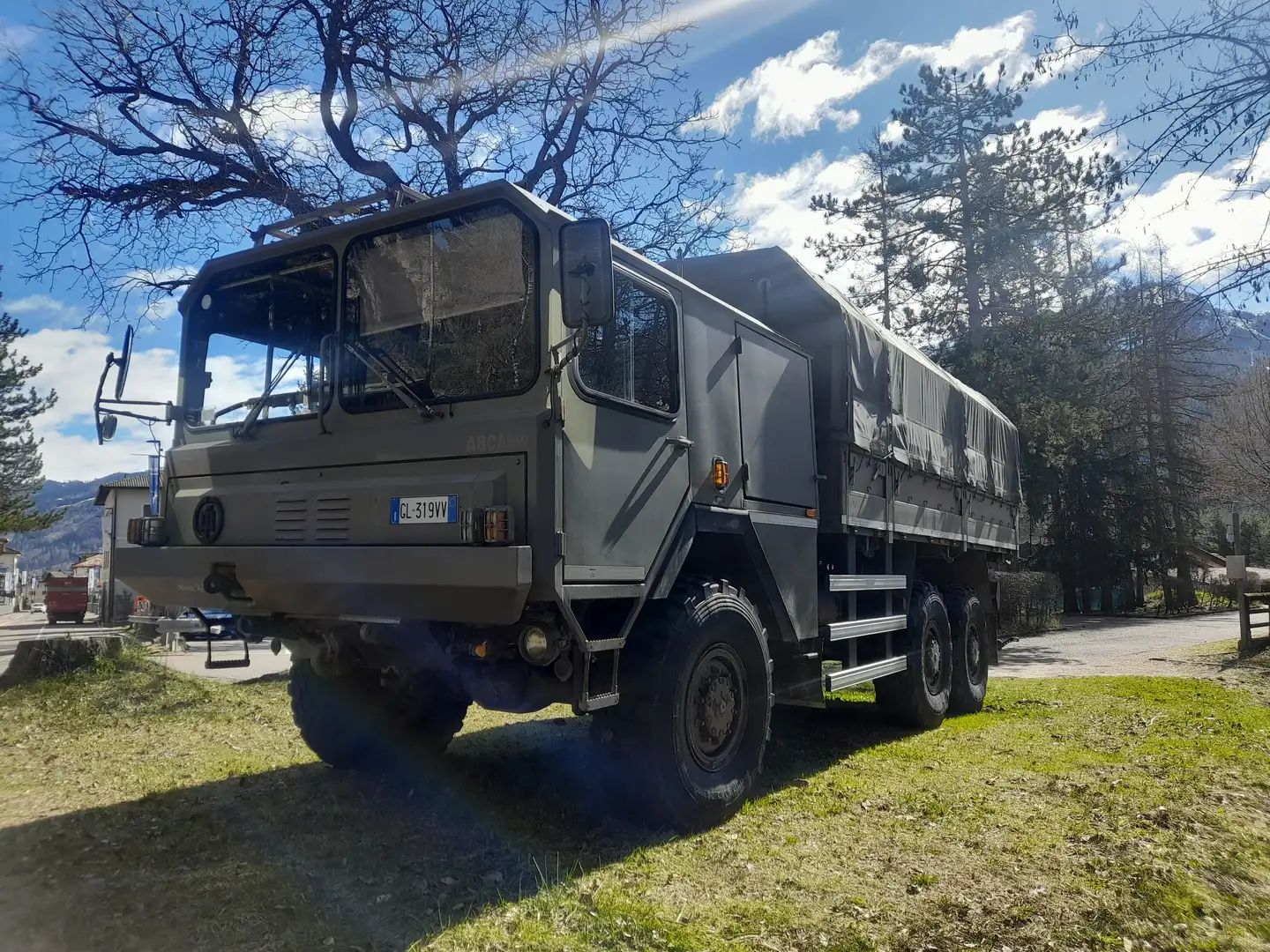 MAN TGE Oaf 6x6 Verde - 2