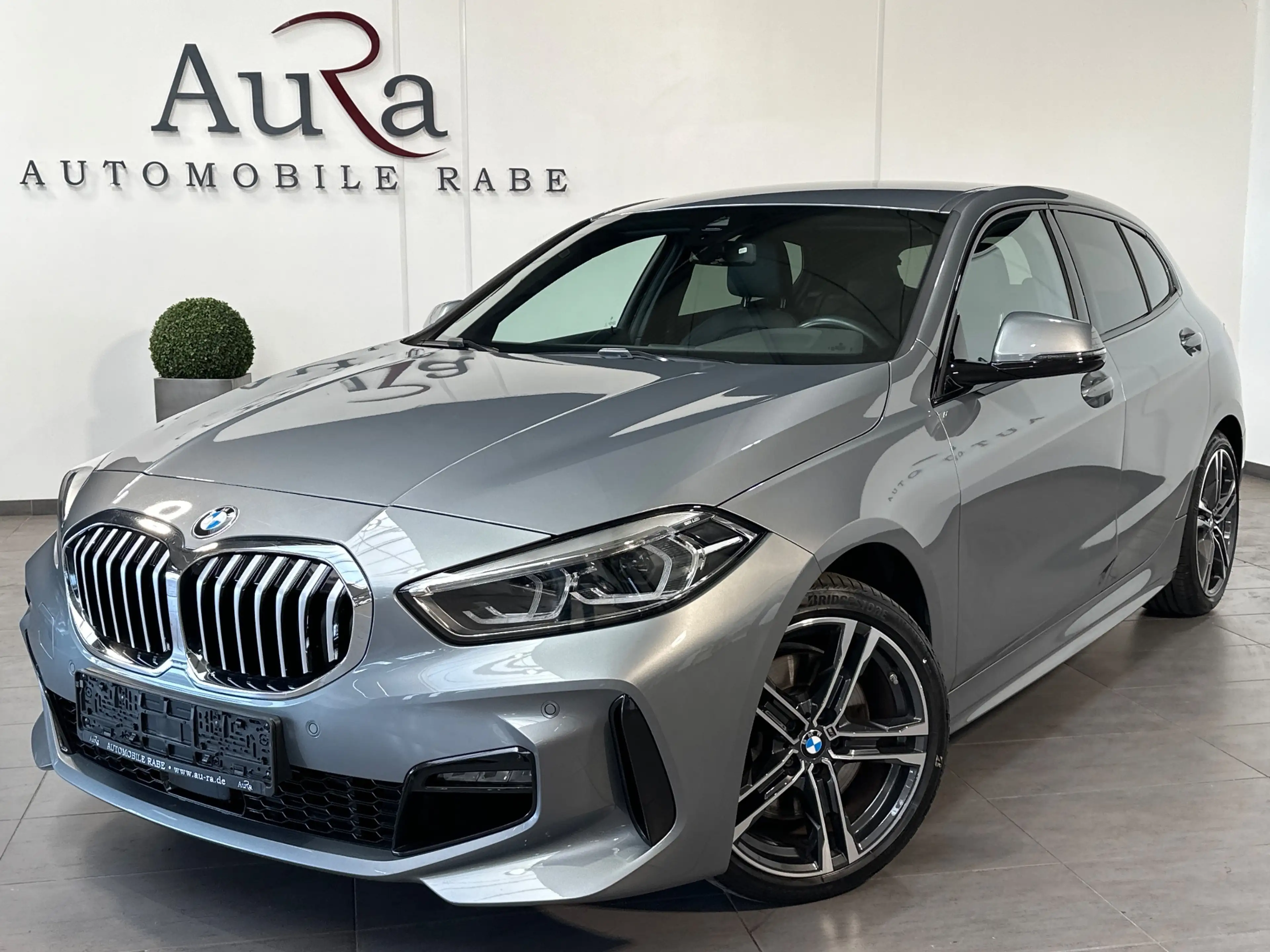BMW 120 xDrive M-Sport NAV+LED+VCOCK+18ZOLL+WLAN+PP+1HD