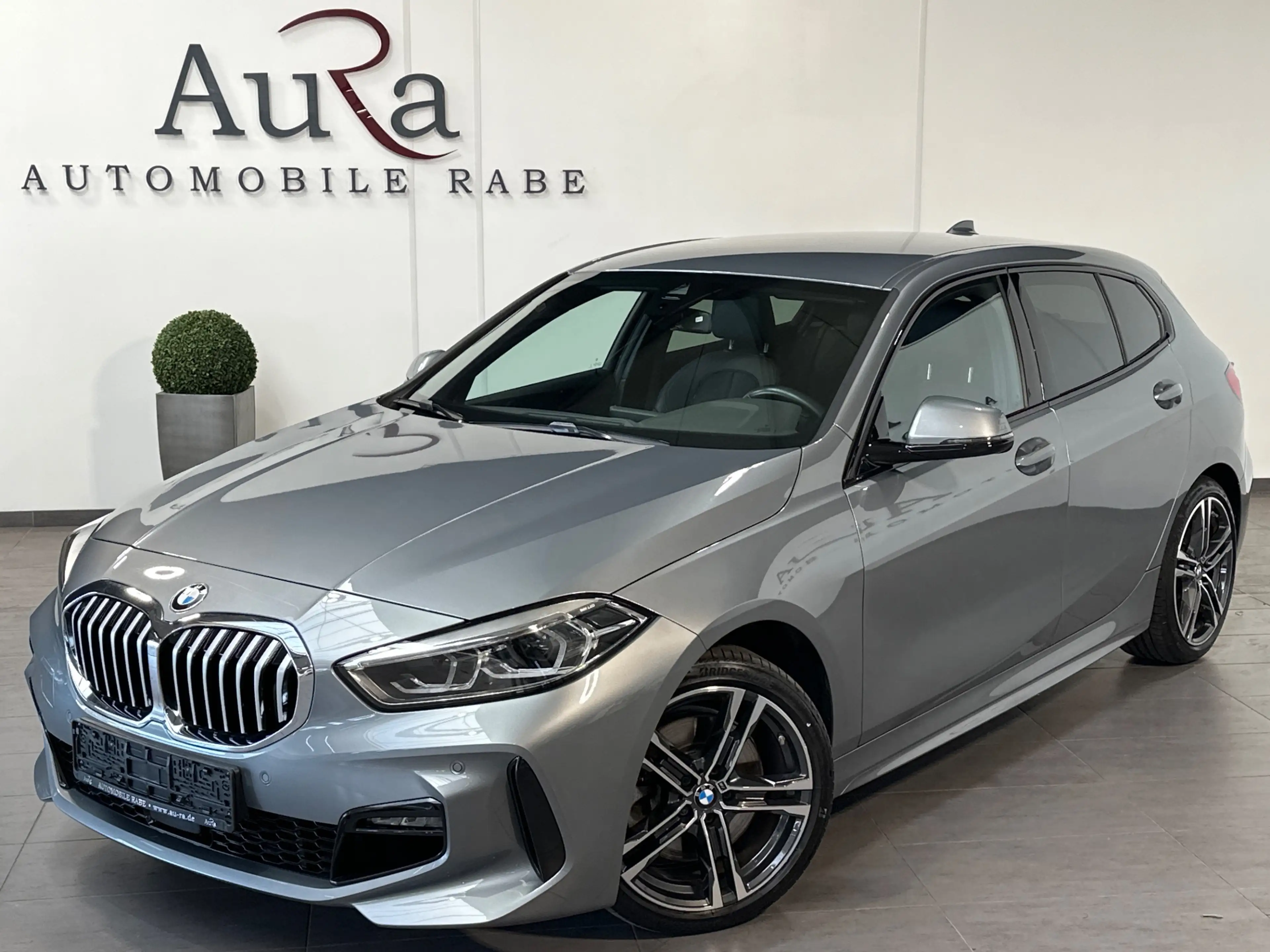 BMW 120 xDrive M-Sport NAV+LED+VCOCK+18ZOLL+WLAN+PP+1HD — photo 2