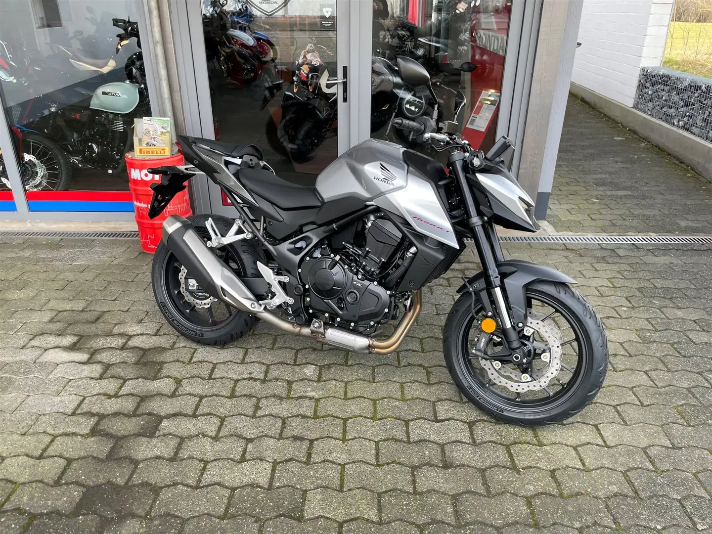 Honda Hornet Neufahrzeug auf Lager Silver - 1