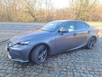 300h 2.5i F-Sport Line E-CVT