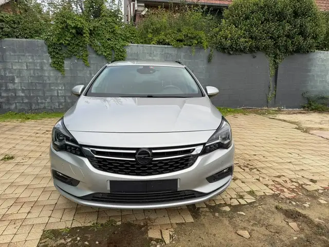 Opel Astra view 9