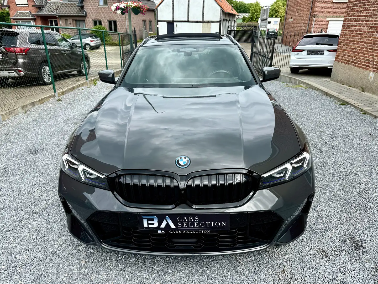 BMW 330 e xDrive Touring M Individual Full! | Pano | 360 ! Grey - 2