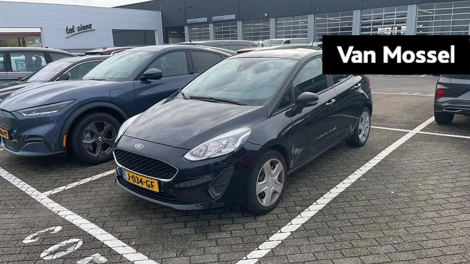 Ford Fiesta 1.0 EcoBoost Connected Noir - 1
