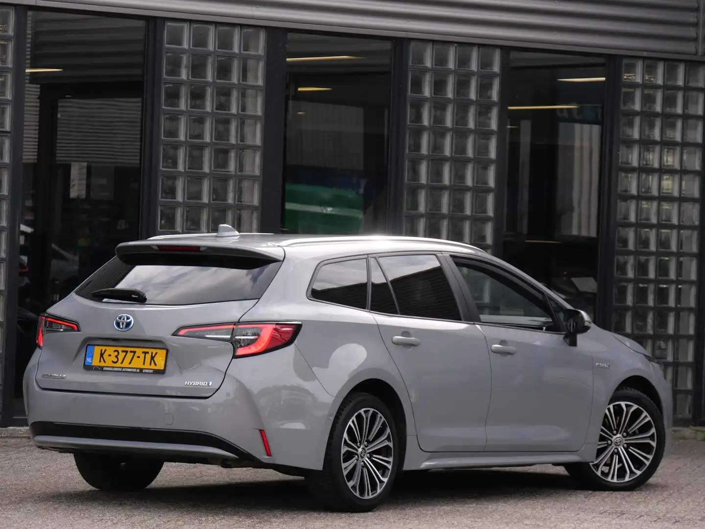 Toyota Corolla Touring Sports 1.8 HYBRID DYNAMIC/ PDC V+A/ CARPLA Grau - 2