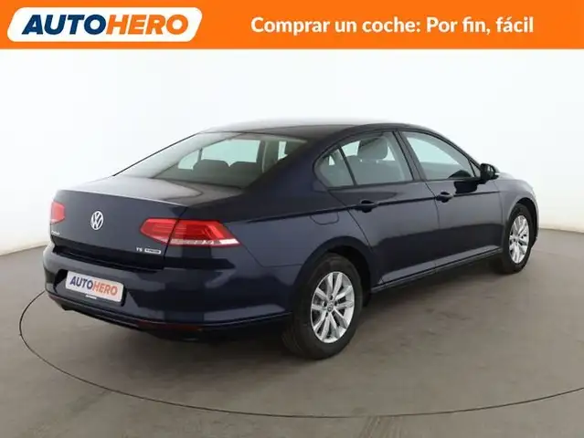 Volkswagen Passat view 6