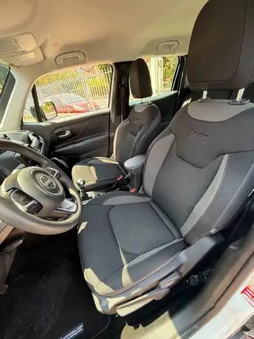 Jeep Renegade view 12