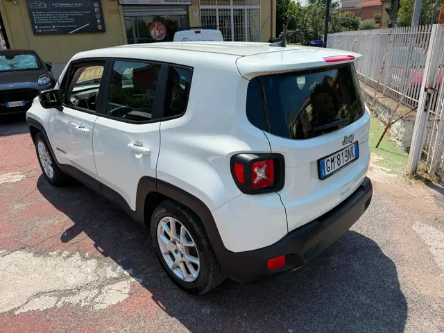 Jeep Renegade view 4
