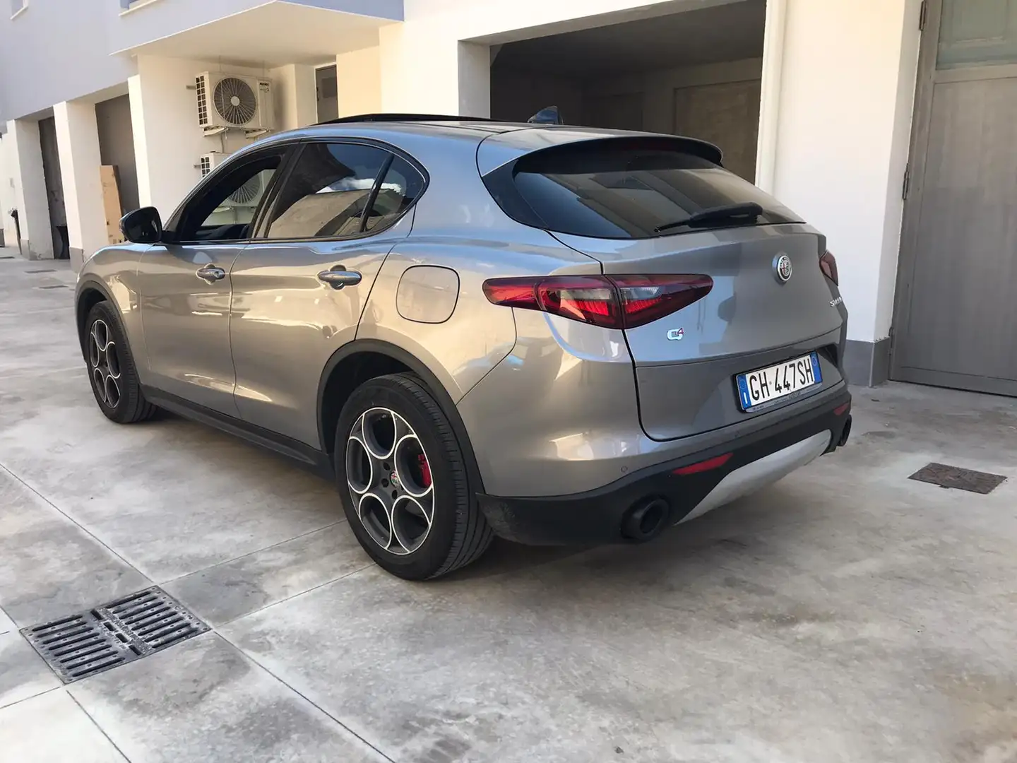 Alfa Romeo Stelvio - 2