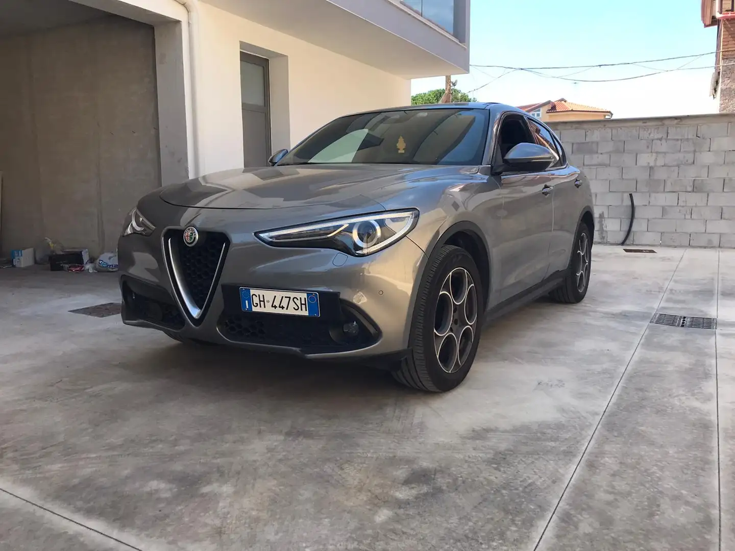 Alfa Romeo Stelvio - 1