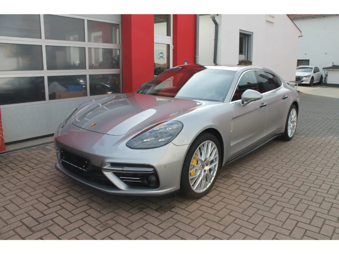 Porsche Panamera Turbo Executive Exclusive PCCB SportChrono RearSea Silber - 1